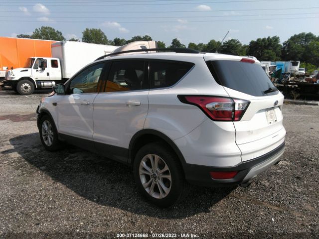 1FMCU0GD9JUD13175 Ford ESCAPE SE