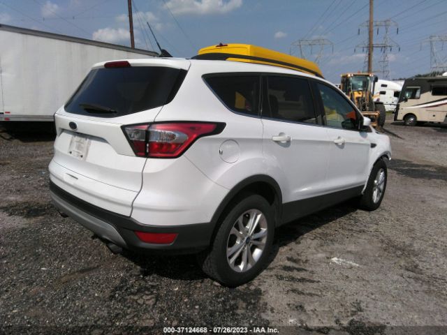 1FMCU0GD9JUD13175 Ford ESCAPE SE