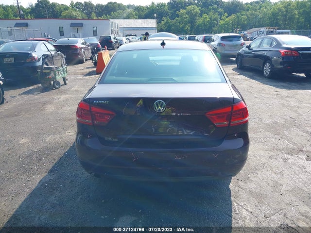 1VWAP7A33EC023888 Volkswagen Passat S W/nav