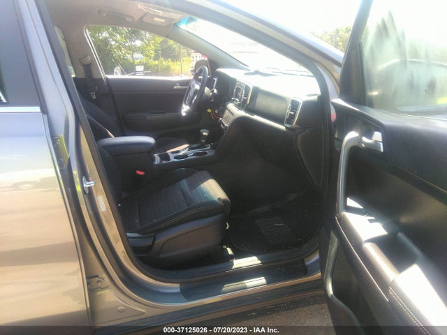 2018 KIA SPORTAGE LX VIN: KNDPM3AC2J7466633