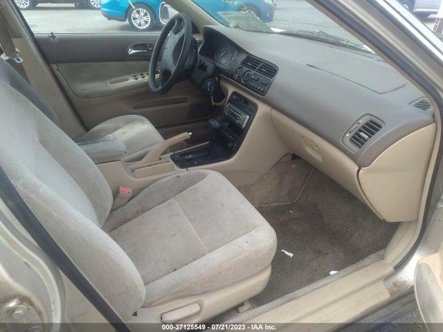 1995 HONDA ACCORD LX/EX VIN: 1HGCD5638SA045315