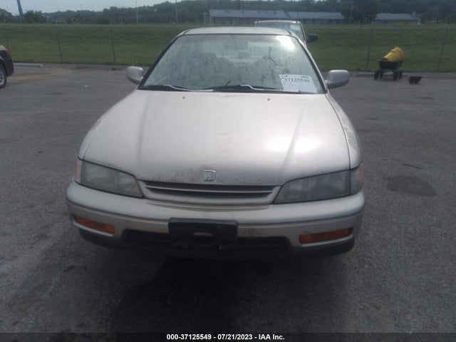 1995 HONDA ACCORD LX/EX VIN: 1HGCD5638SA045315