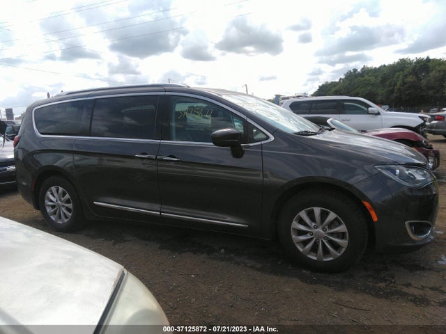 2C4RC1BG4JR139358 Chrysler Pacifica Touring L