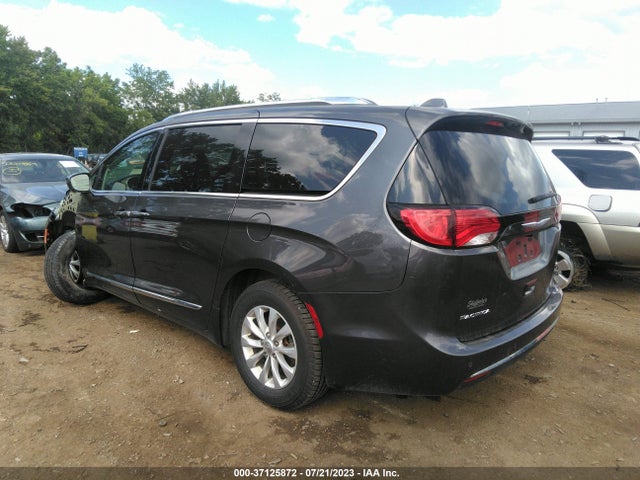 2C4RC1BG4JR139358 Chrysler Pacifica Touring L