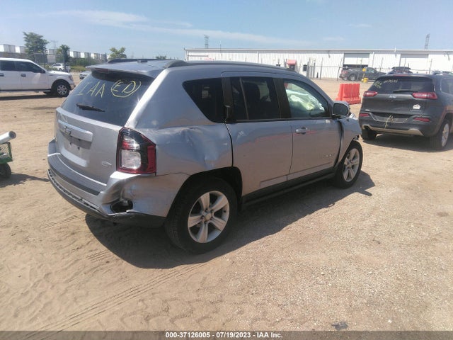 1C4NJDEB6GD757623 Jeep Compass Latitude