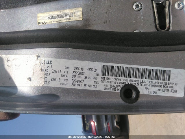 1C4NJDEB6GD757623 Jeep Compass Latitude