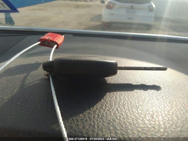 Toyota RAV4 LE 2018 JTMZFREV4JJ724655 Image 11
