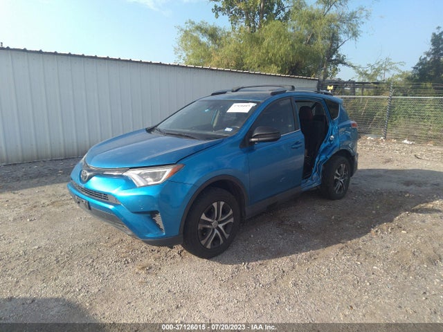 Toyota RAV4 LE 2018 JTMZFREV4JJ724655 Image 2