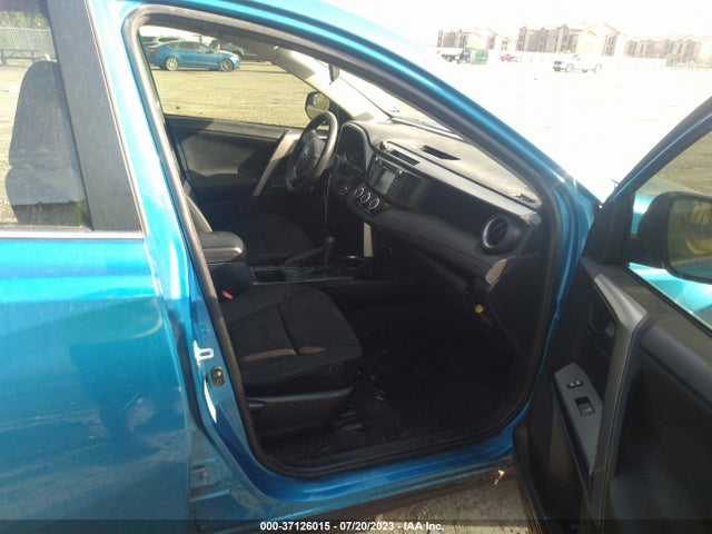 Toyota RAV4 LE 2018 JTMZFREV4JJ724655 Image 5