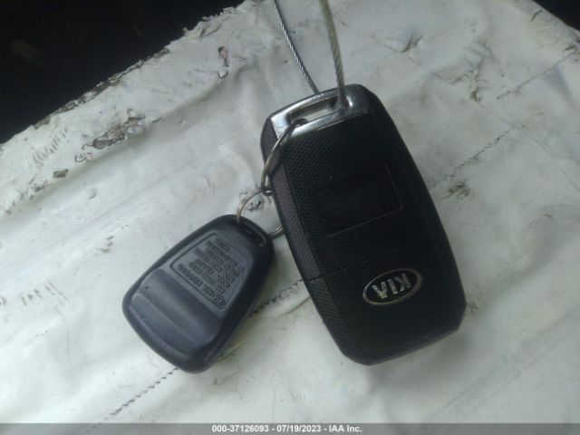 3KPFL4A76HE058444 KIA FORTE S
