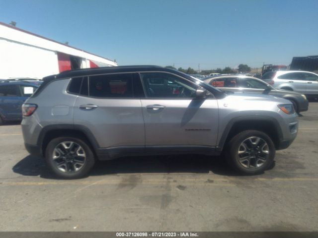 3C4NJDDBXJT207599 Jeep Compass Trailhawk