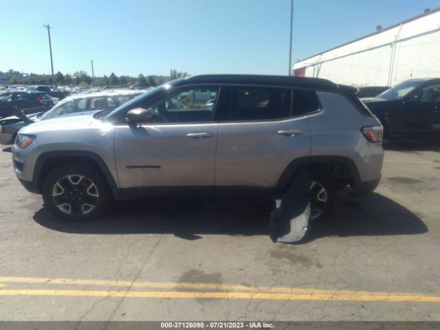 3C4NJDDBXJT207599 Jeep Compass Trailhawk