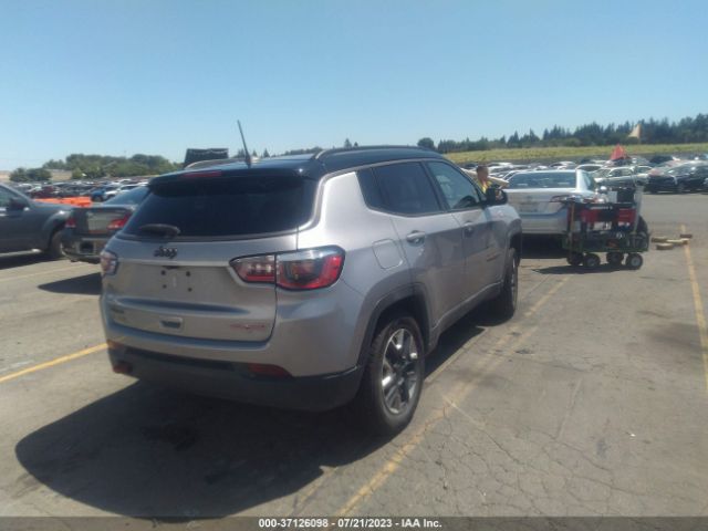 3C4NJDDBXJT207599 Jeep Compass Trailhawk
