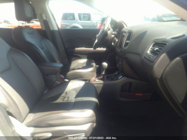 3C4NJDDBXJT207599 Jeep Compass Trailhawk