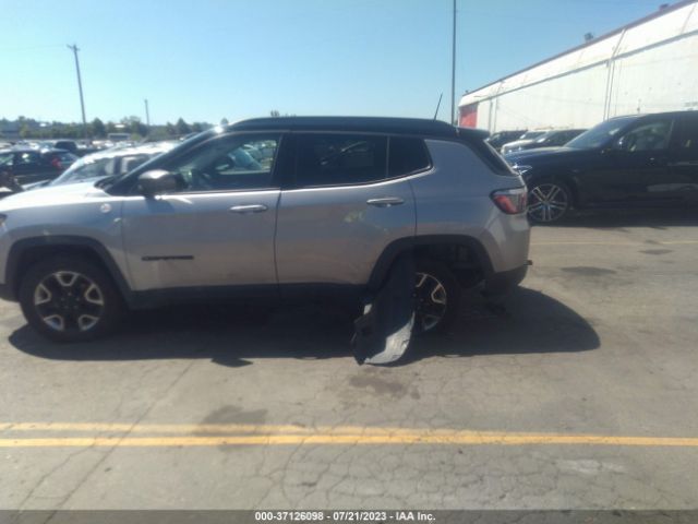 3C4NJDDBXJT207599 Jeep Compass Trailhawk