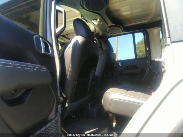 1C4HJXEN8LW261875 Jeep Wrangler Unlimited Sahara