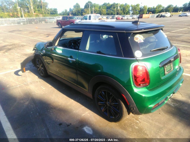 2021 MINI HARDTOP 2 DOOR COOPER S VIN: WMWXR5C09M2M94752