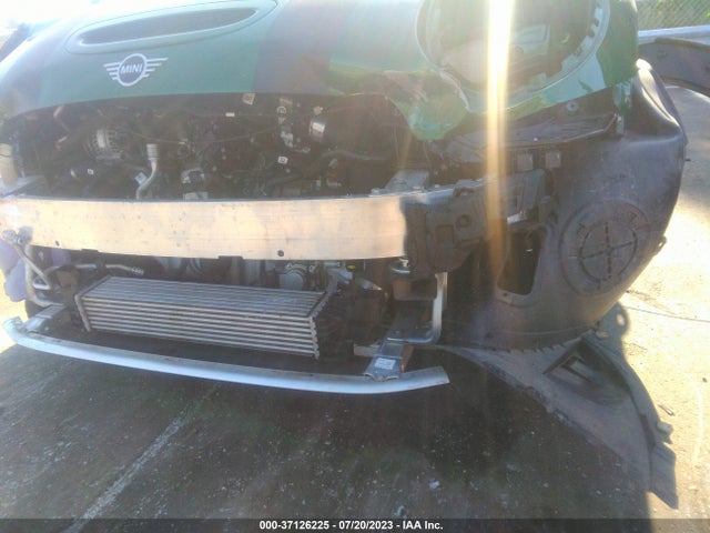 2021 MINI HARDTOP 2 DOOR COOPER S VIN: WMWXR5C09M2M94752
