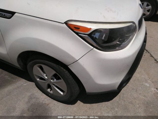 KNDJN2A20G7275743 KIA Soul Base