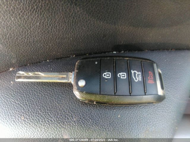KNDPMCAC6L7797301 KIA Sportage Lx