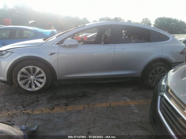 5YJXCDE23JF110504 Tesla Model X 75d/100d/p100d