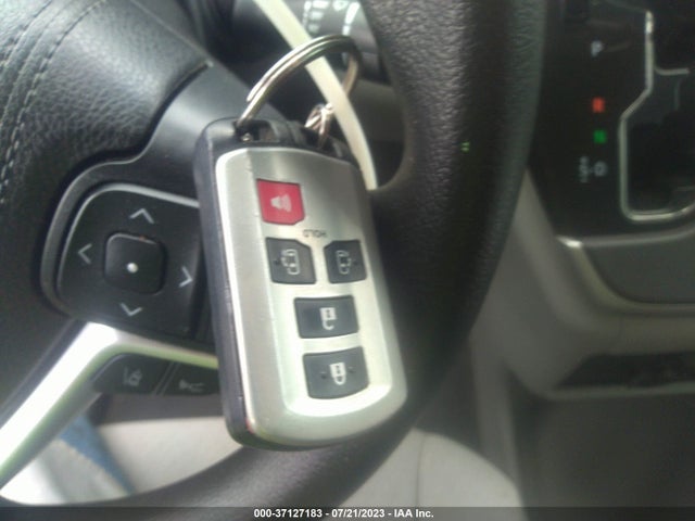2020 TOYOTA SIENNA LE VIN: 5TDKZ3DC4LS081803