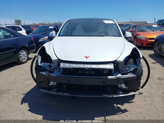 Tesla Model Y Long Range 2023 7SAYGDEE6PA082807 Image 4