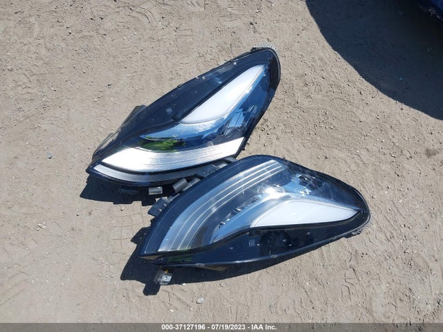 Tesla Model Y Long Range 2023 7SAYGDEE6PA082807 Image 3