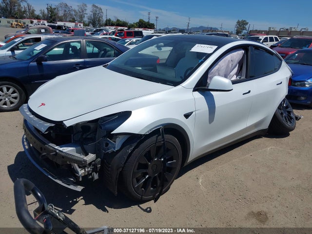 Tesla Model Y Long Range 2023 7SAYGDEE6PA082807 Image 2