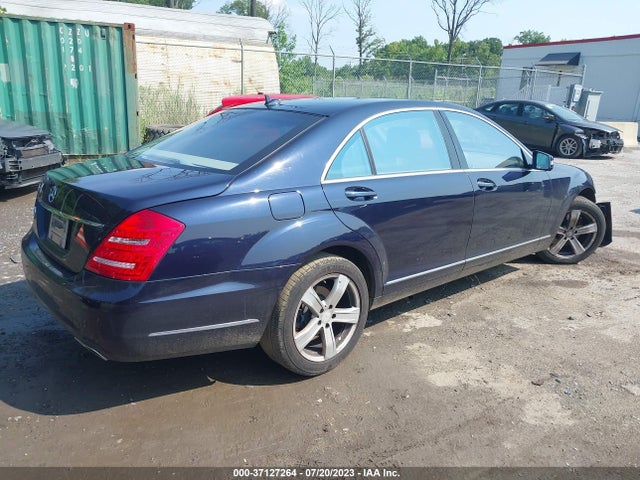 2011 MERCEDES-BENZ S-CLASS S 550 VIN: WDDNG7BBXBA388088