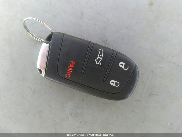 1C3CCCAB6GN142005 Chrysler 200 Limited