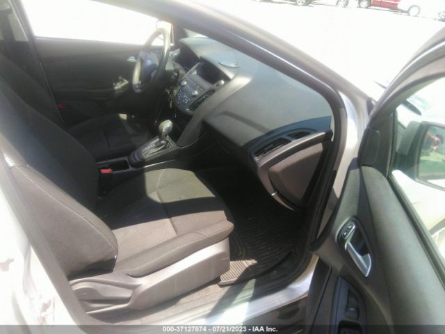 1FADP3F28JL309079 Ford FOCUS SE