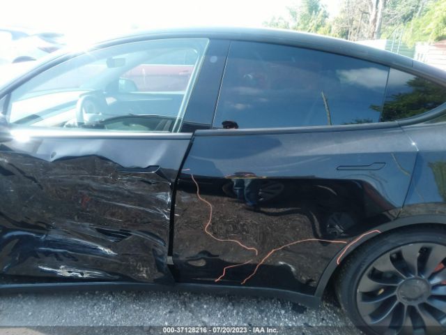 7SAYGDEF1PF665877 Tesla Model Y Performance