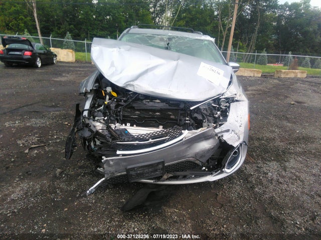 2C4RC1GG3JR245843 Chrysler Pacifica Limited