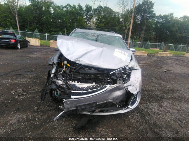 2C4RC1GG3JR245843 Chrysler Pacifica Limited