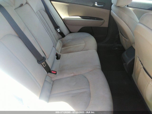 KIA Optima Lx 2017 5XXGT4L33HG130061 Image 8