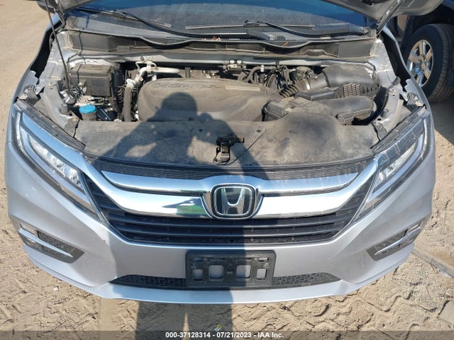 Honda Odyssey Touring 2018 5FNRL6H83JB012335 Image 10
