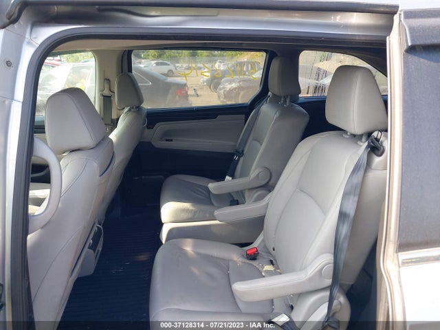 Honda Odyssey Touring 2018 5FNRL6H83JB012335 Image 8