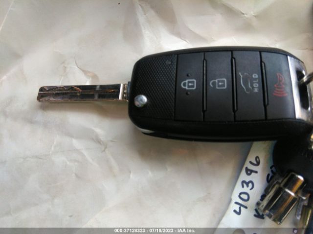 KNDJN2A2XG7271019 KIA Soul Base