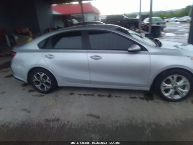 3KPF24AD2ME265884 KIA Forte Lxs