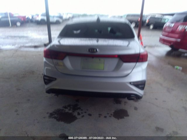 3KPF24AD2ME265884 KIA Forte Lxs