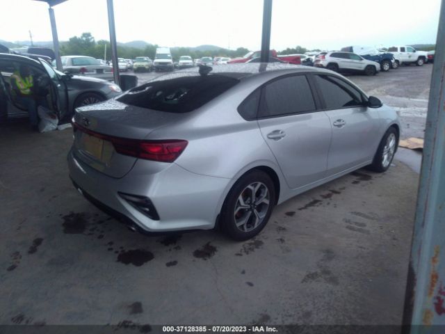 3KPF24AD2ME265884 KIA Forte Lxs