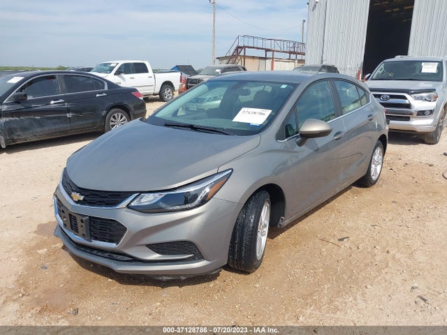 Chevrolet CRUZE LT 2018 3G1BE6SM5JS604157 Image 2