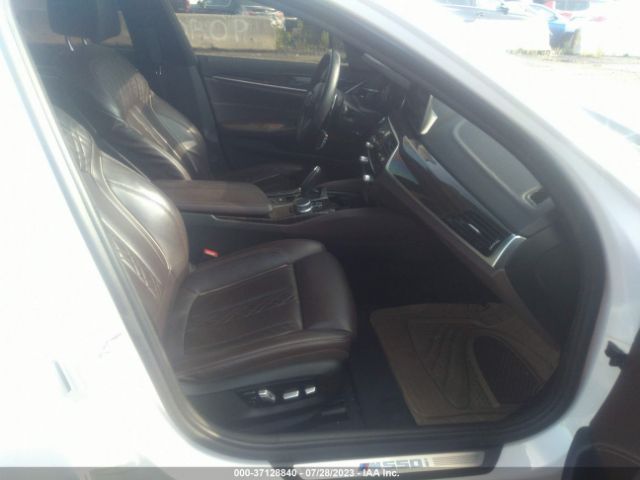 WBAJB9C50JB049129 BMW 5 Series M550i Xdrive