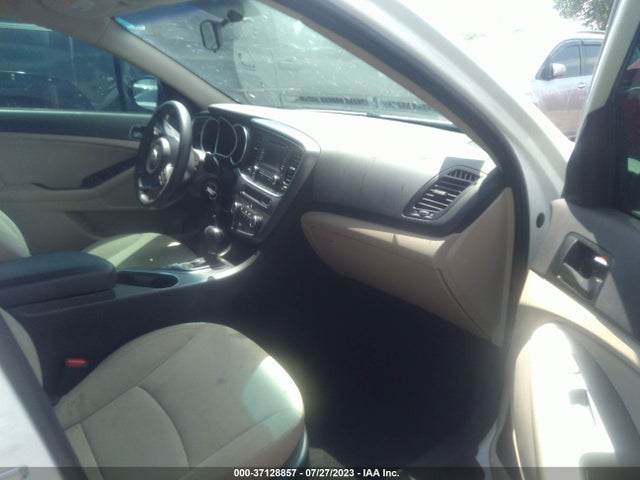 2015 KIA OPTIMA LX VIN: KNAGM4A77F5555123