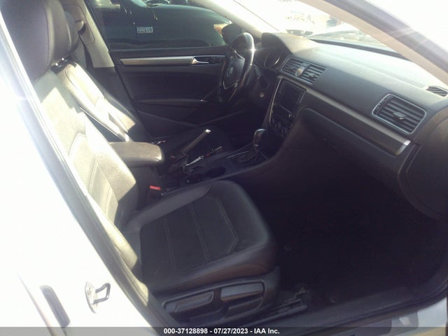 1VWDT7A34HC041426 Volkswagen Passat R-line W/comfort Pkg