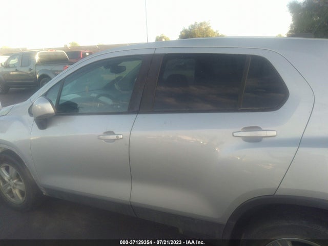 Chevrolet TRAX LS 2020 3GNCJKSB4LL221653 Image 15