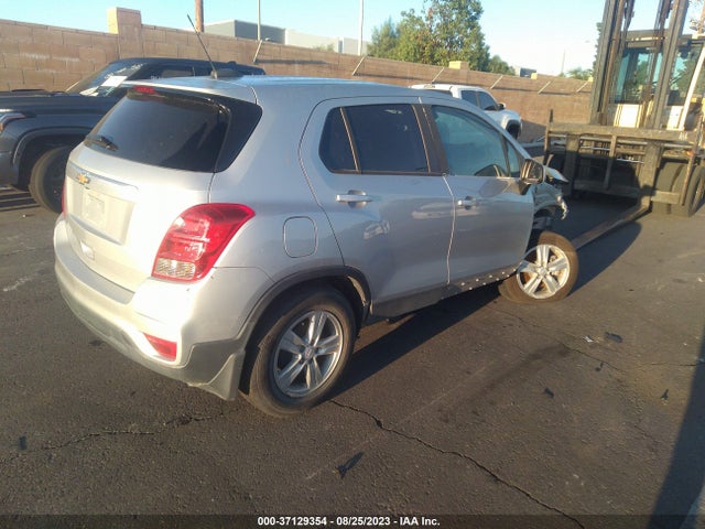 Chevrolet TRAX LS 2020 3GNCJKSB4LL221653 Image 4