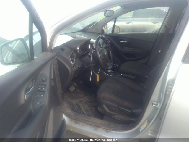 Chevrolet TRAX LS 2020 3GNCJKSB4LL221653 Image 5