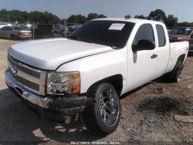 2010 CHEVROLET SILVERADO 1500 LT VIN: 1GCSKSE33AZ143507